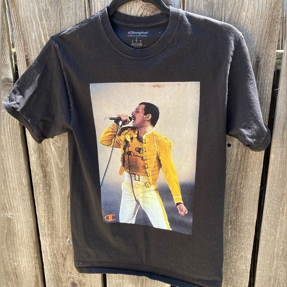 Men's Champion x Queen T-Shirt Black Freddy Mercury S Crew Cotton 80s Music Icon - Picture 10 of 11